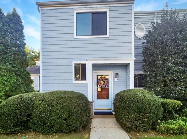 18 Dawn Court, Tinton Falls, NJ 07724