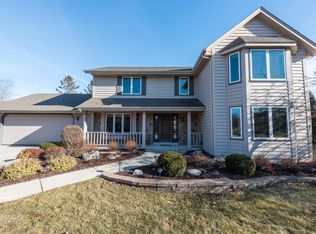 N49W17327 Sheffield Ln, Menomonee Falls, WI 53051