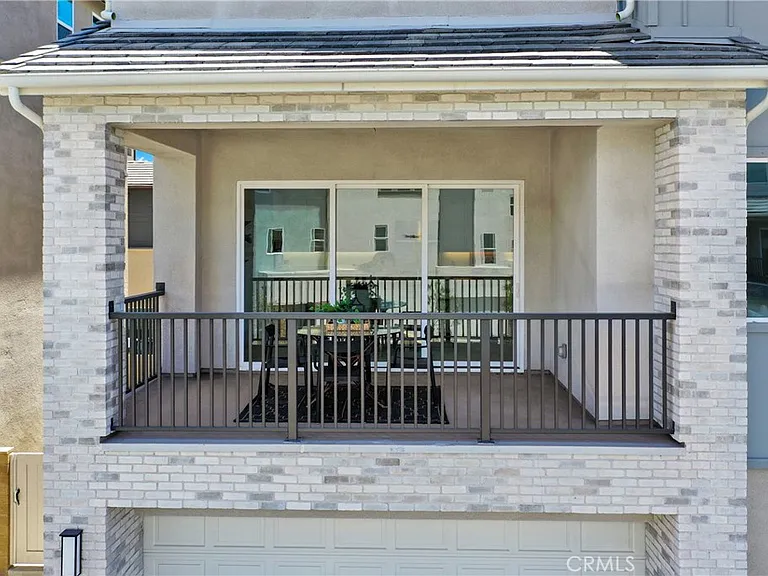 100 Billings — Photo 2