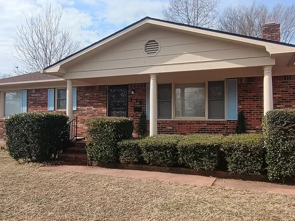 138 Carroll St S, Bruceton, TN 38317