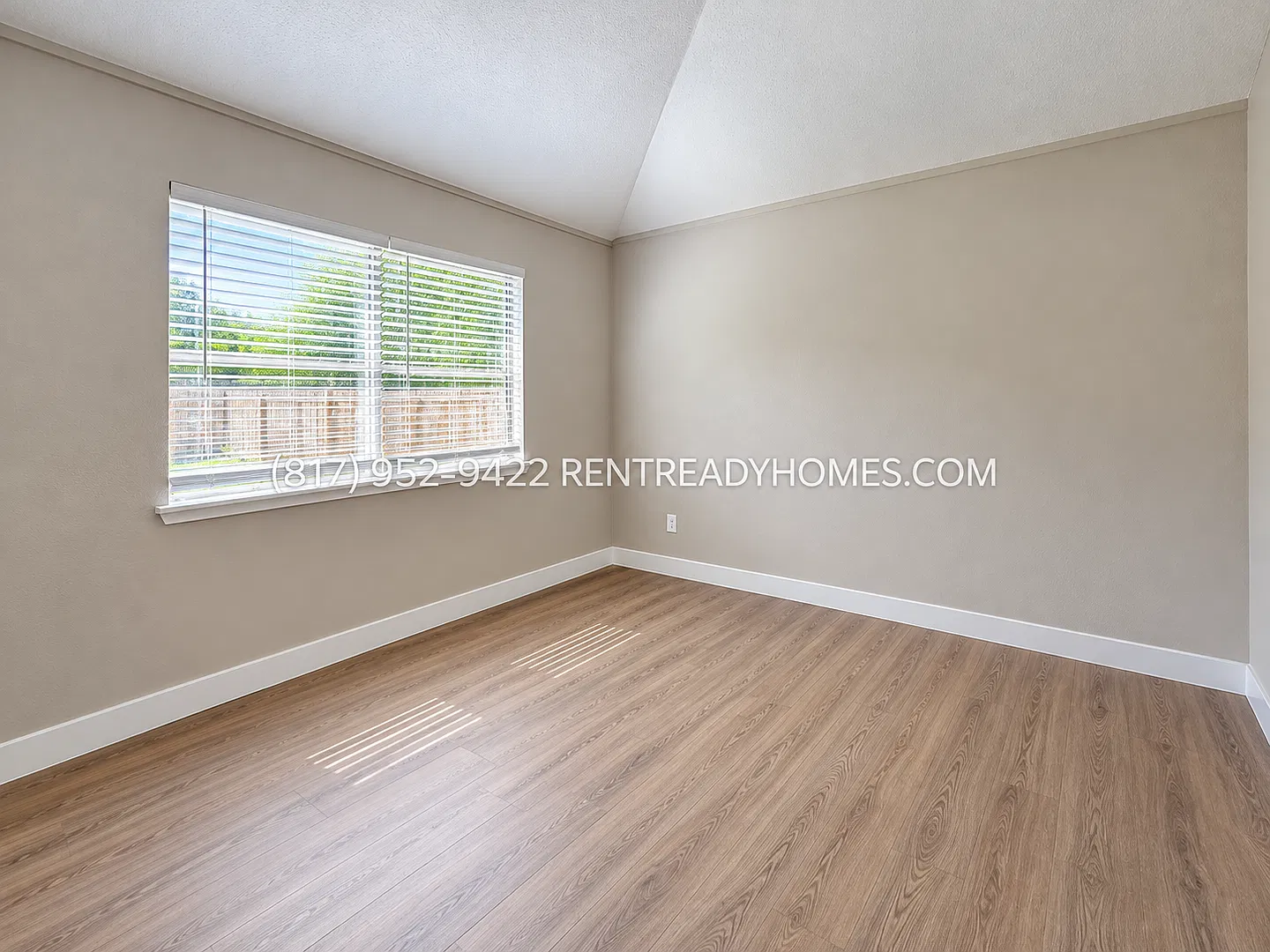 6215 Foxleigh Rd - 3 Bedroom Home Near I-10 in East Houston — Photo 4