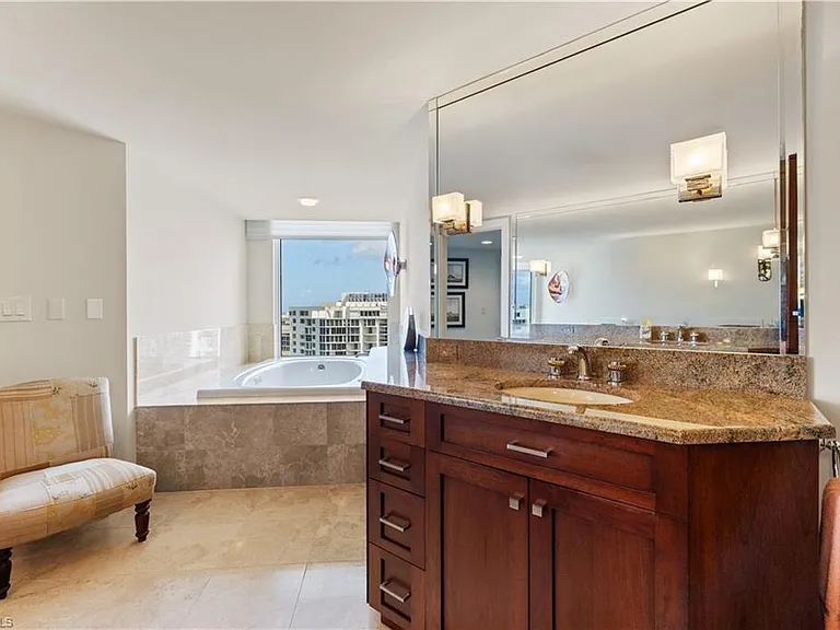 4021 Gulf Shore Blvd N #1804 — Photo 32