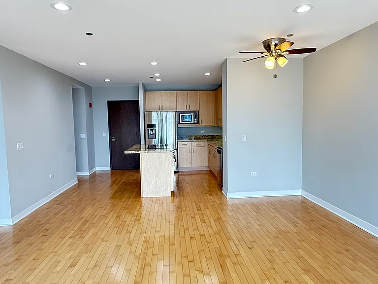 737 W Washington Blvd #1904 — Photo 5