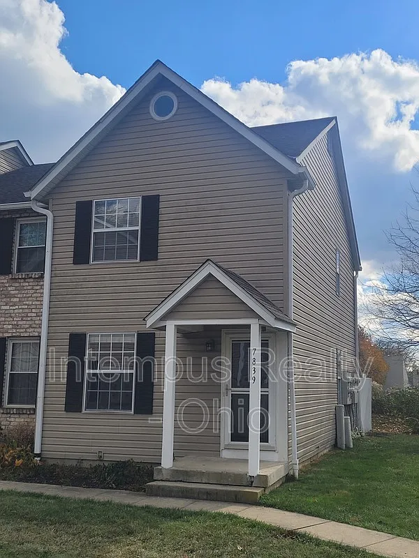 2 bed, 1.5 bath, 1024 sqft, $1,487 — Photo 1