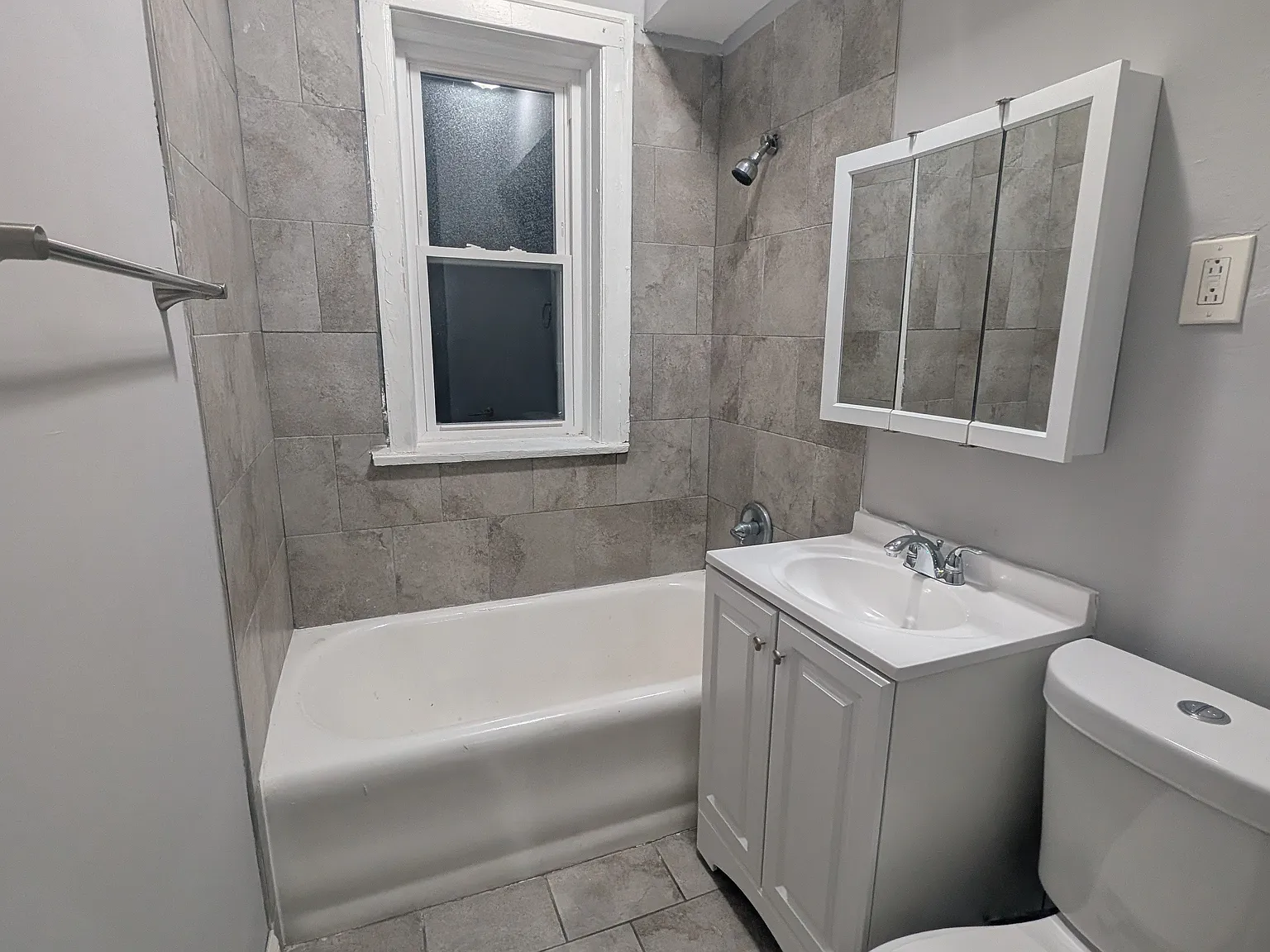 2 bed, 1000 sqft, $1,250 — Photo 4