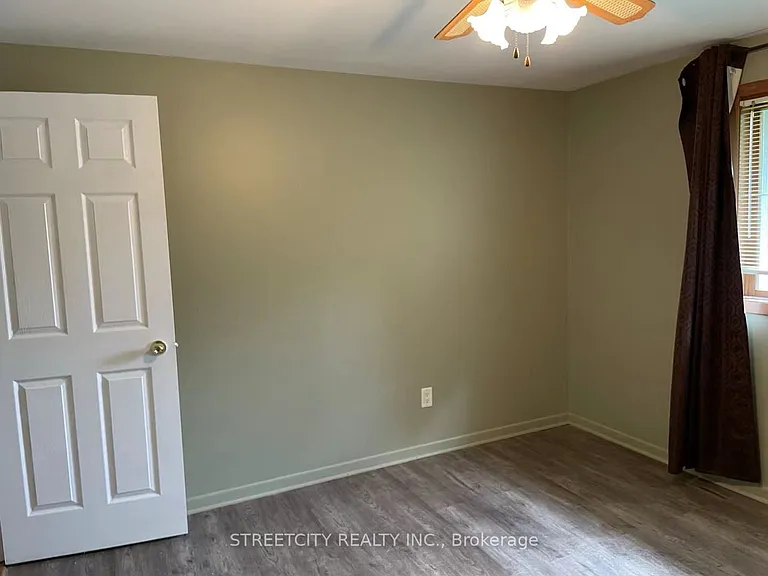 6860 Malden Rd — Photo 10