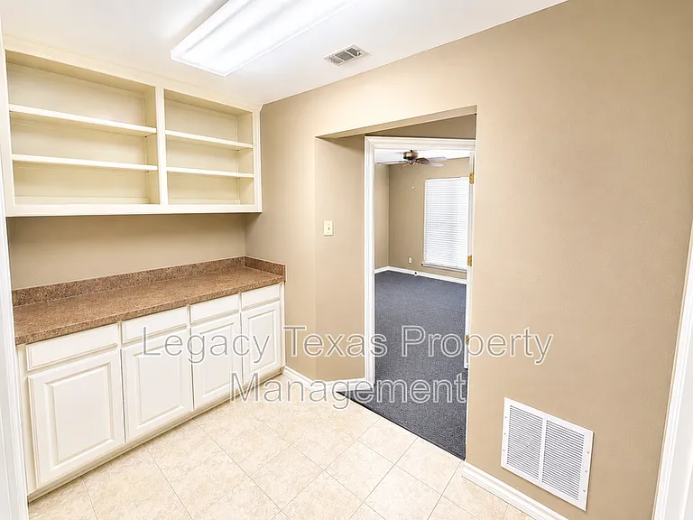 508 N Crowley Rd — Photo 15