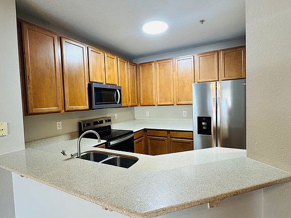 5th image of 13441 Daniels Landing Cir