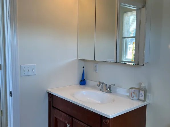 317 Bedford Ave #201, Bellmore, NY 11710