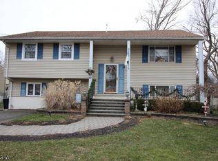 72 Grantwood Rd, Parsippany, NJ 07054