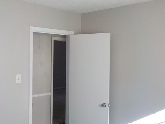 3rd image of 3800 Bryn Mawr Dr