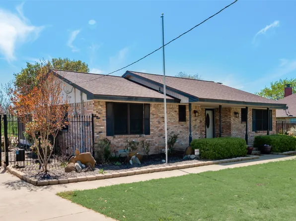 228 Pierce Rd, Red Oak, TX 75154