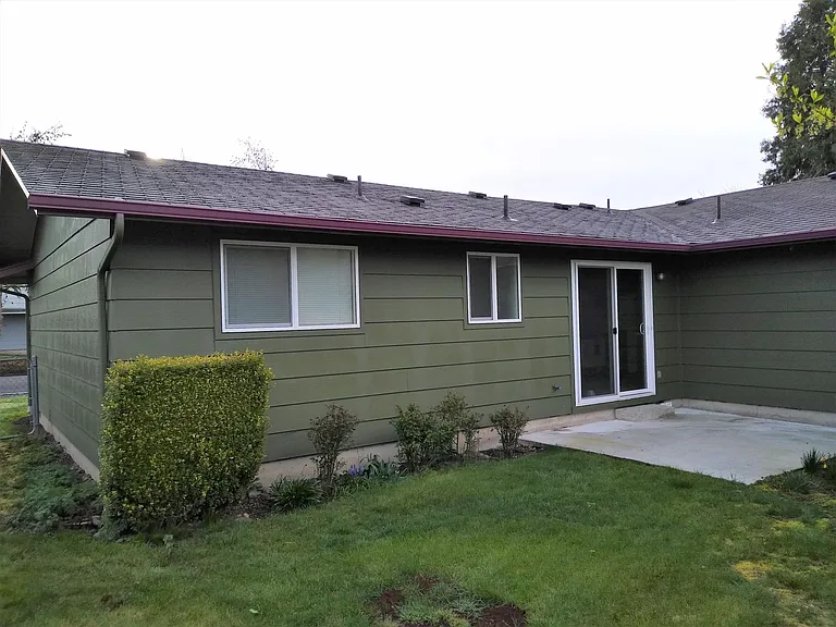 2106 Debra Dr — Photo 2
