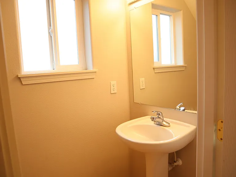 13920 NE 7th Ct — Photo 8