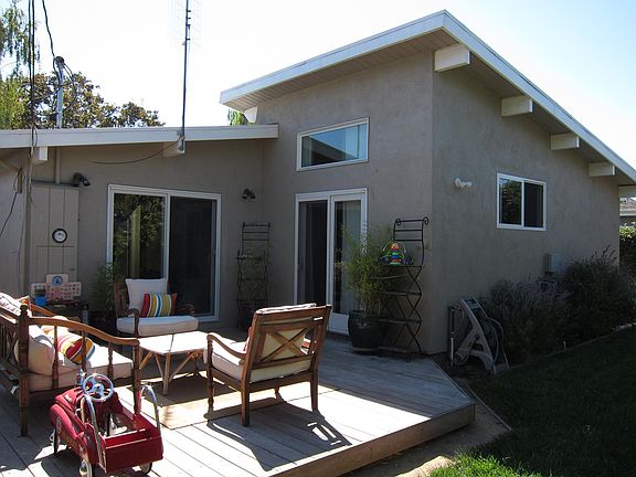 5th image of 686 Emily Dr