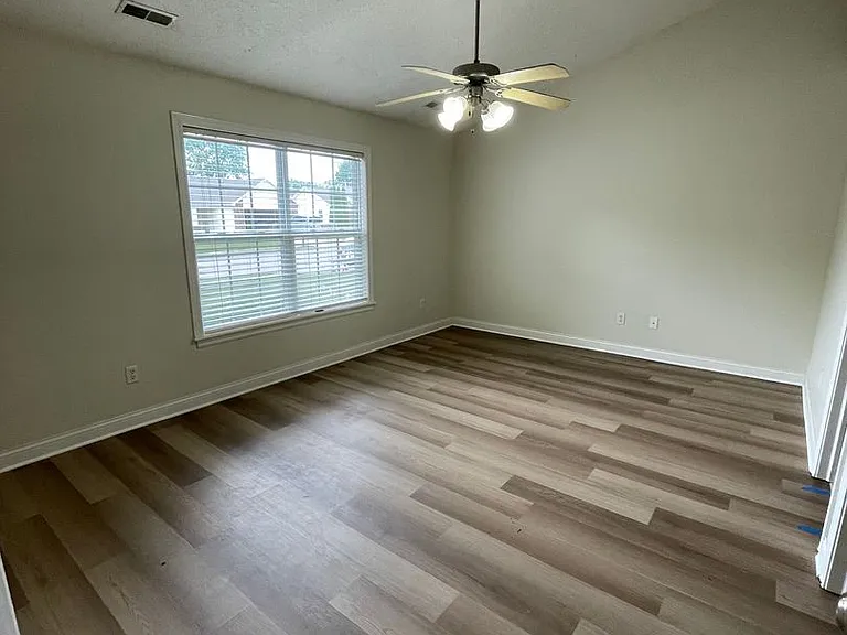1417 Shining Armor Ln — Photo 8