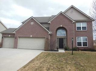 706 Bristle Lake Dr, Brownsburg, IN 46112