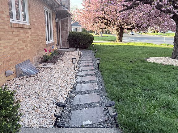 3rd image of 1830 Laubach Ave