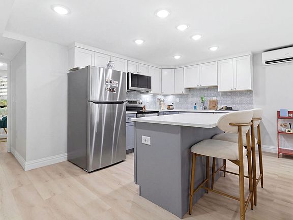 4th image of 461 Pavonia Ave Floor 1
