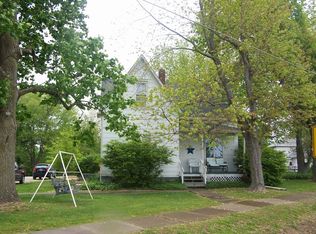 610 E State St, Pocahontas, IL 62275