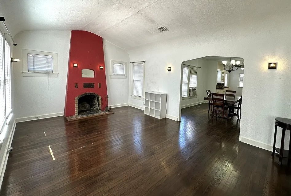 W Mulberry Ave, San Antonio — Photo 2