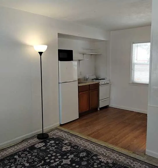 625 W 7th St #1 — Photo 1