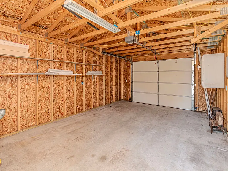 829 Broadway Ave — Photo 39