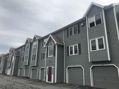 74 Tennis Plaza Rd UNIT 32, Dracut, MA, 01826