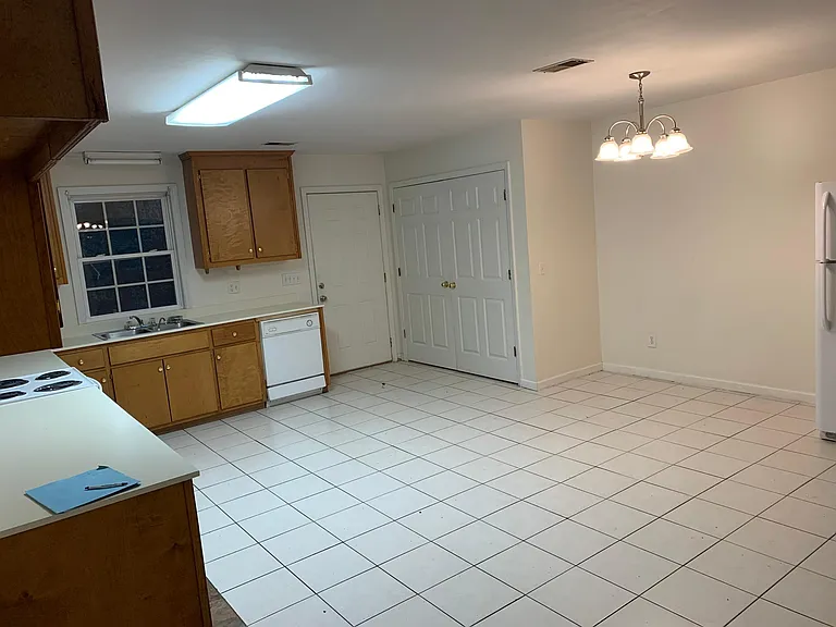 1541 Kathleen Dr — Photo 2