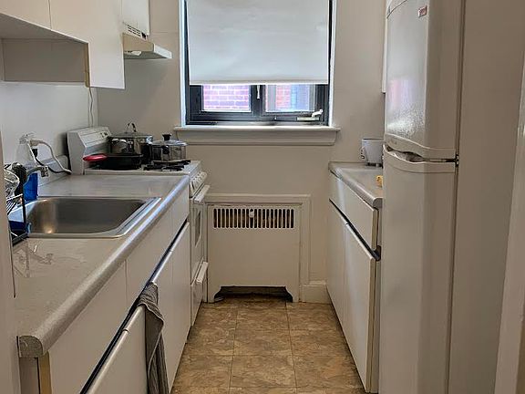5th image of 65 Strathmore Rd APT 33