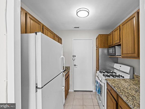 5th image of 2829 Connecticut Ave NW APT 503
