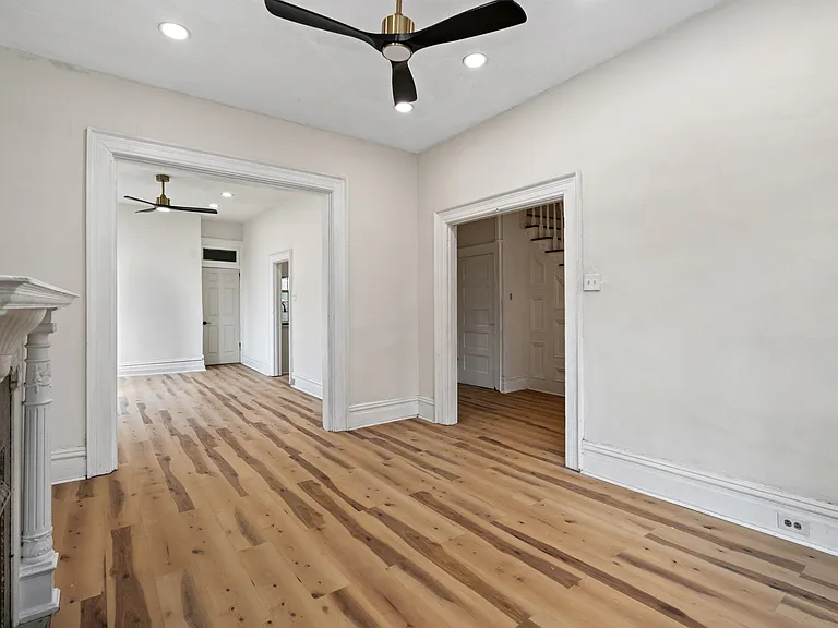 415 Mills Ave — Photo 13