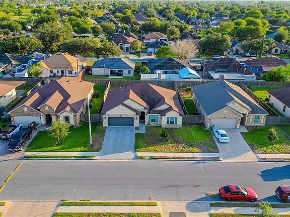 2nd image of 302 Los Laureles Dr