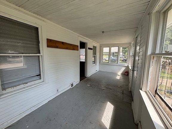 2nd image of 3025 Bildahl St