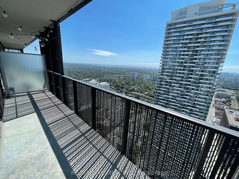 8 Eglinton Ave E #4301 — Photo 14