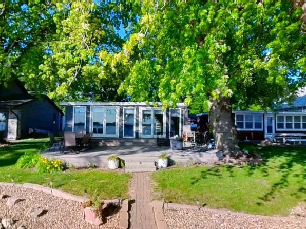 45 N Shore Dr #8, Elwood, NE 68937