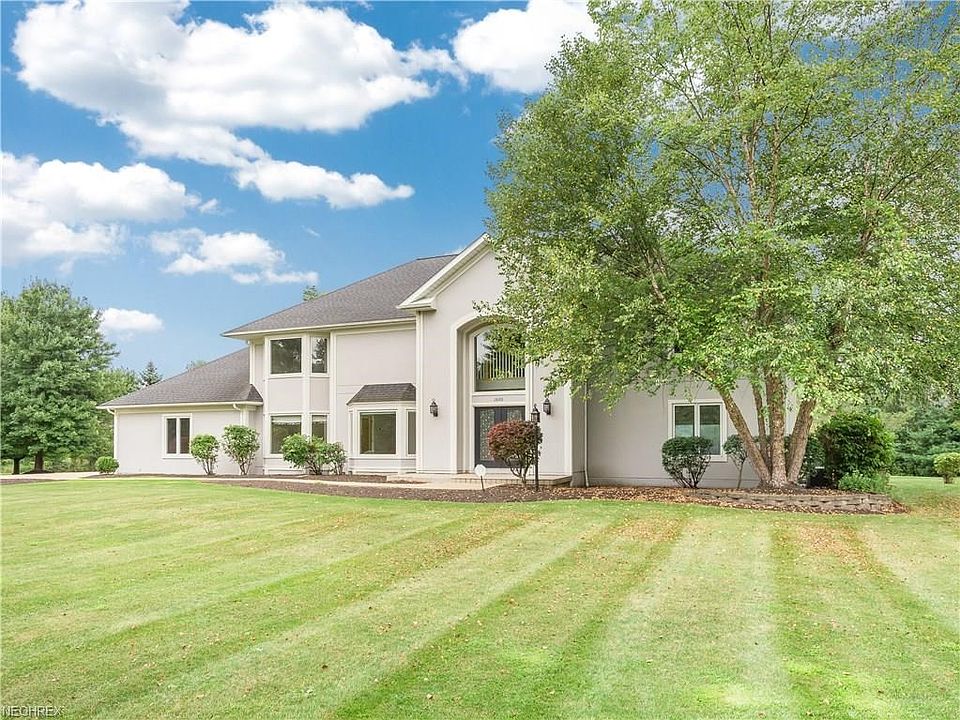 1st image of 1600 Hunting Hollow Dr