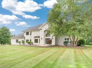 1600 Hunting Hollow Dr, Hudson, OH
