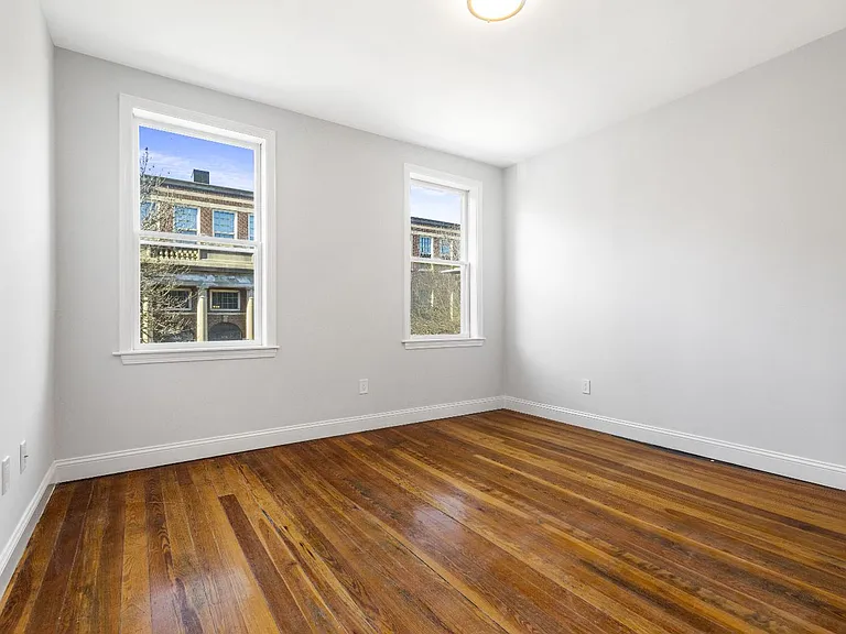131 Cottage St — Photo 8