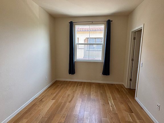 5th image of 698 Cedarville Ln