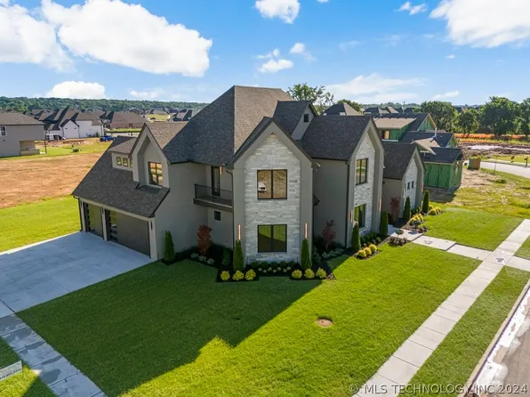 5509 E 127th St S, Bixby, OK 74008