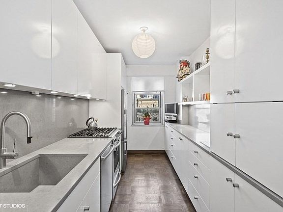 3rd image of 772 Broadway #8U