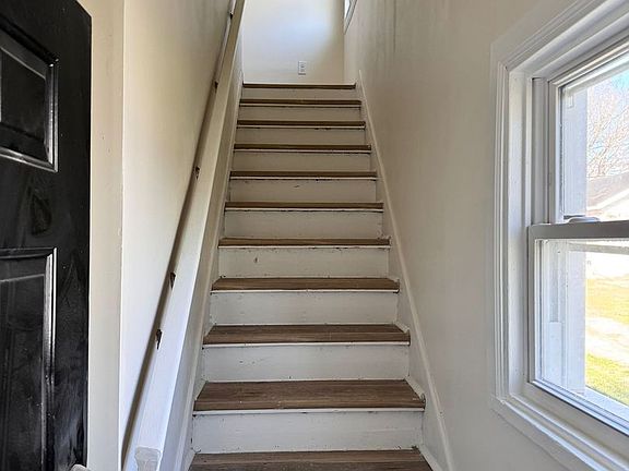 4th image of 117 Linden Ave #B