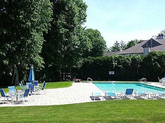 4th image of 401 Bellevue Ave #203