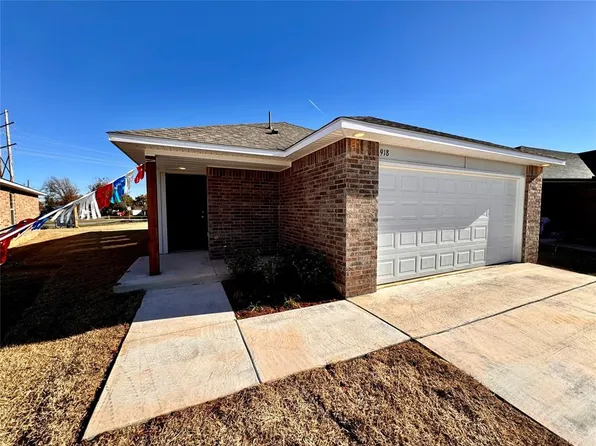 918 Hudson Rd, Chickasha, OK 73018