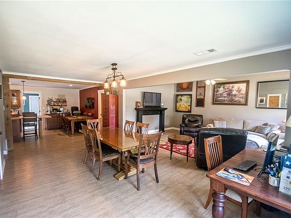 3rd image of 2922 Barrow Dr