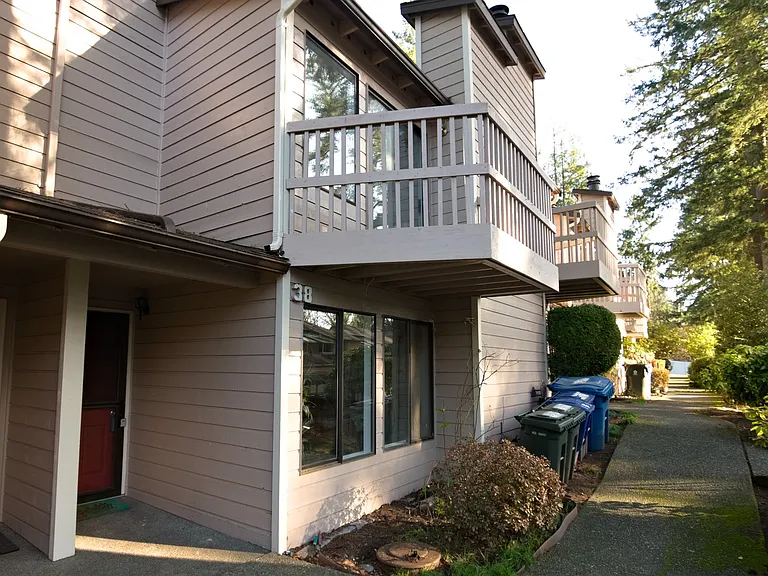 1555 Union Ave NE #G38 — Photo 2