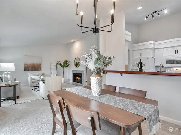 210 Mountain Park Boulevard SW #F-301, Issaquah, WA 98027