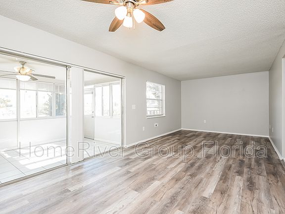 3rd image of 111 Eastwind Ln