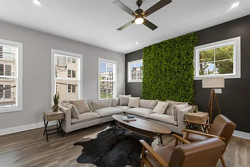 713 Agape Pl SE Photo 1